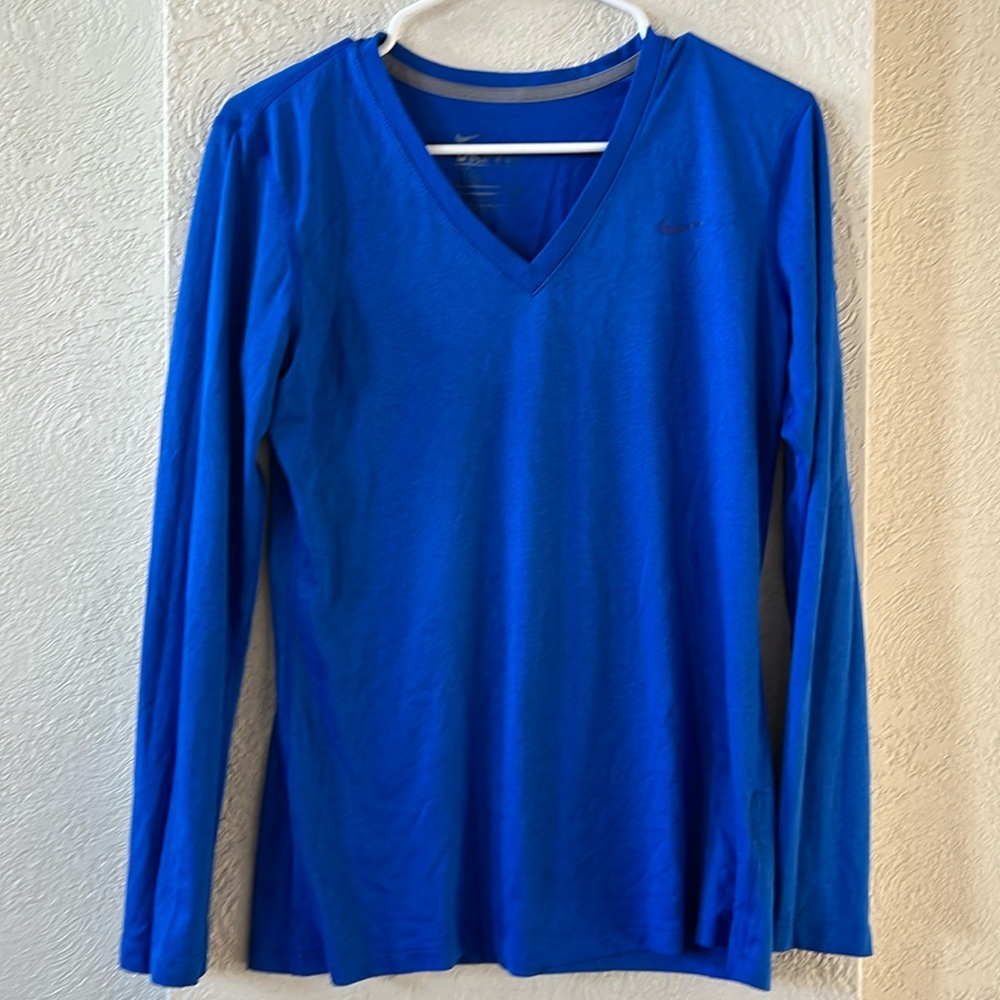 Women long sleeve Nike drifit shirt